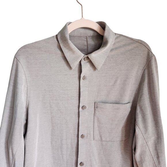 Lululemon Shirt Men's Large Gray Button Up Pocket OTC Office Travel Commute - Picture 2 of 11